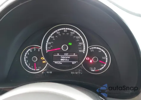 2015 Volkswagen Beetle 1.8T Classic из США, поврежденный, VIN 3VWF17AT3FM654647